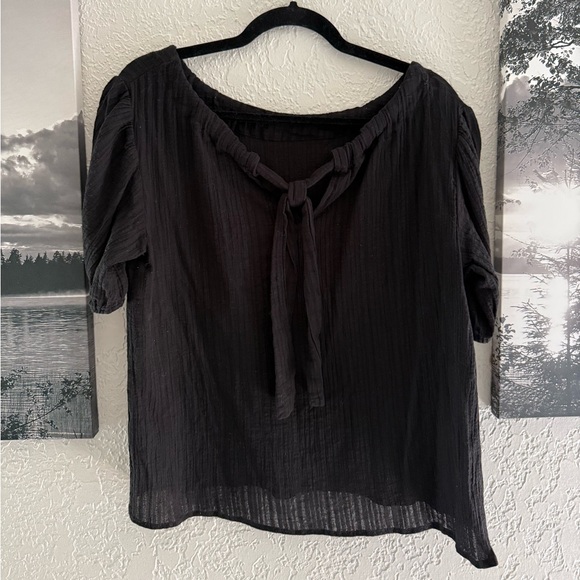 Neuflora Black 100% Cotton Top with Bow on Back and Puff Sleeves Loose Fit - Picture 13 of 16